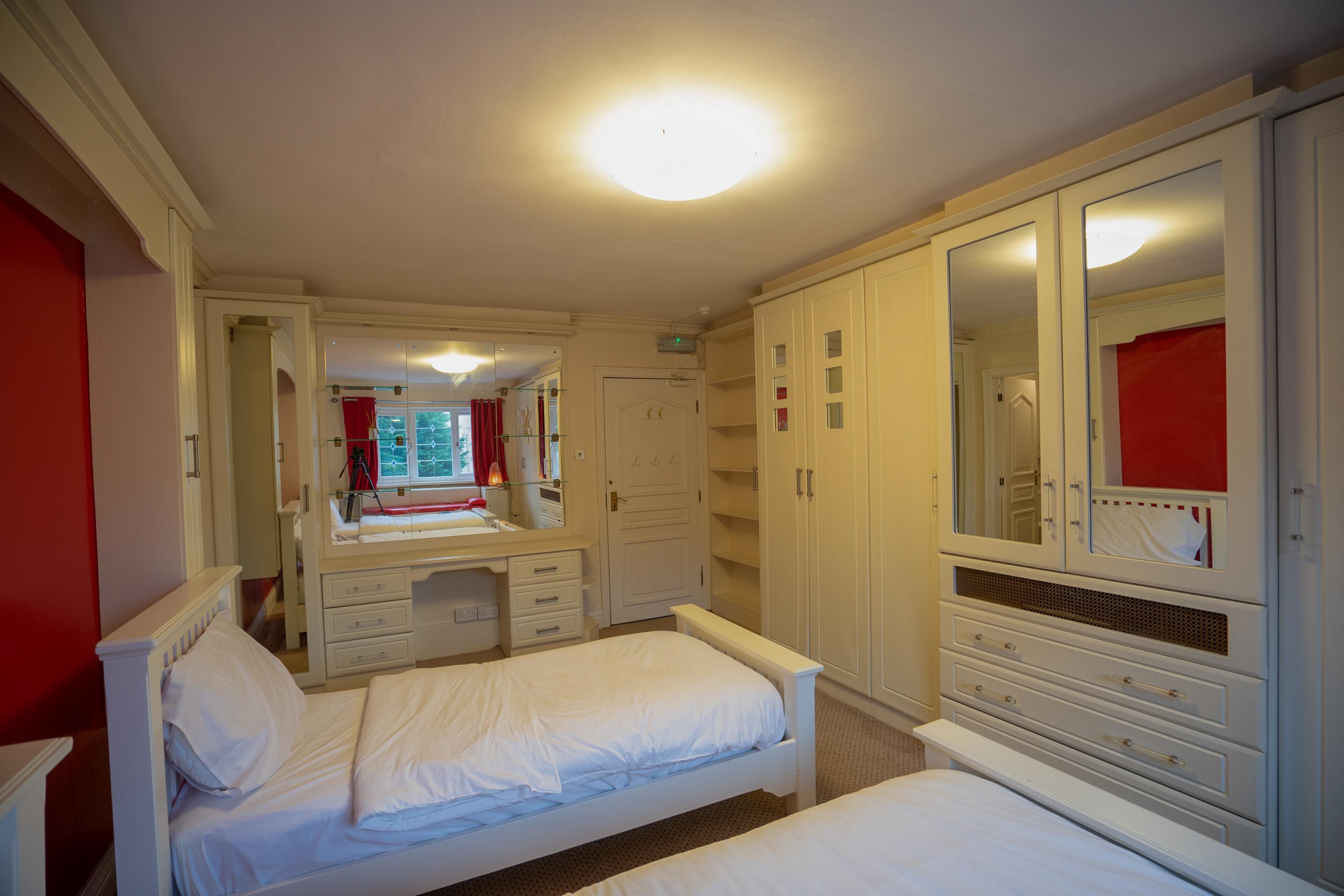 Oyo Oakcroft Guest House Manchester Airport Ringway Kültér fotó