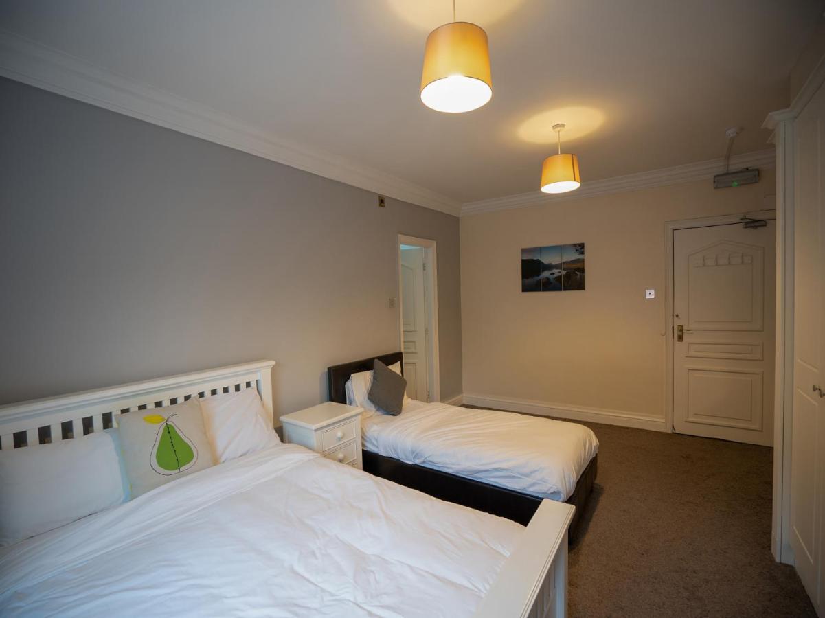 Oyo Oakcroft Guest House Manchester Airport Ringway Kültér fotó