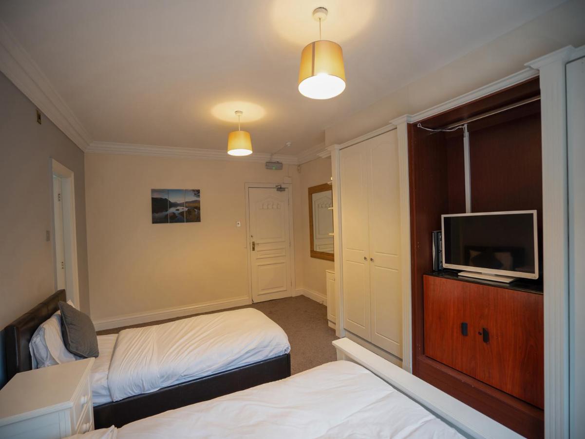Oyo Oakcroft Guest House Manchester Airport Ringway Kültér fotó