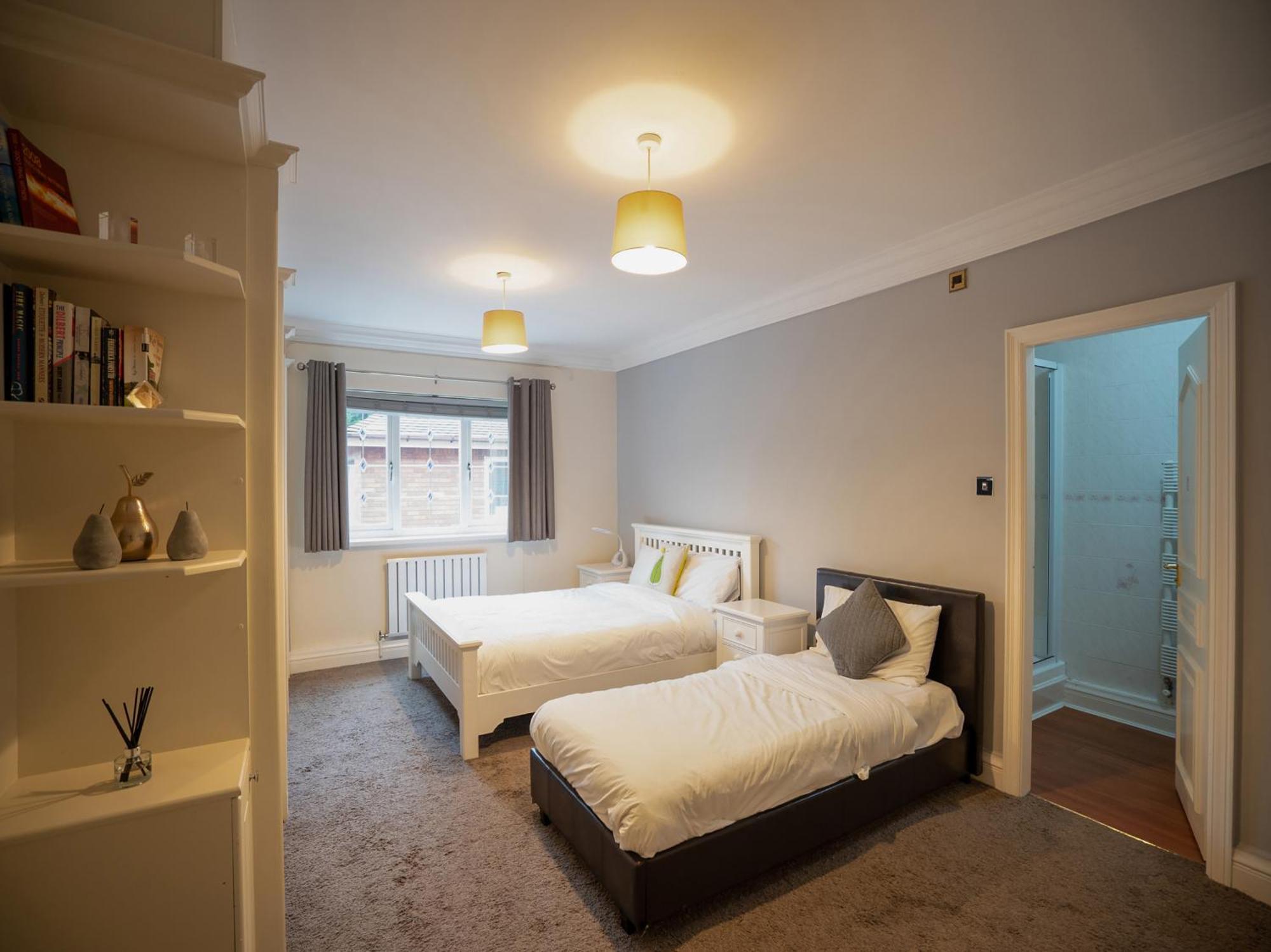 Oyo Oakcroft Guest House Manchester Airport Ringway Kültér fotó
