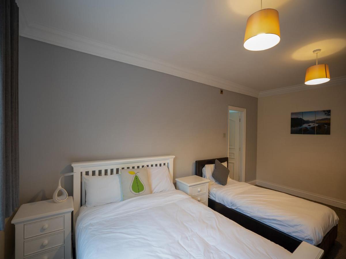 Oyo Oakcroft Guest House Manchester Airport Ringway Kültér fotó